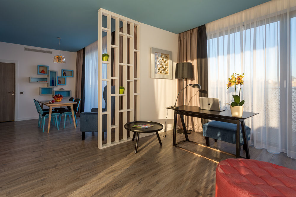 Park Inn by Radisson Residence Riga Barona Bagian luar foto